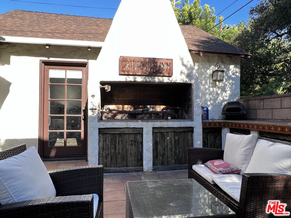 1364 Justin Ave