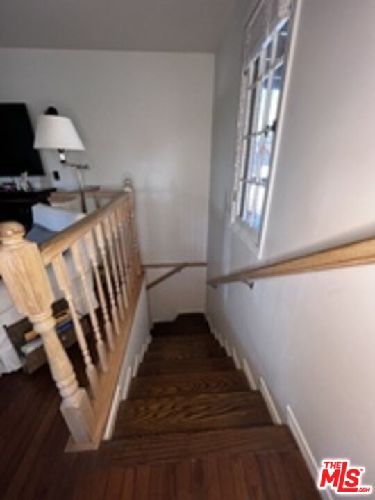 1364 Justin Ave