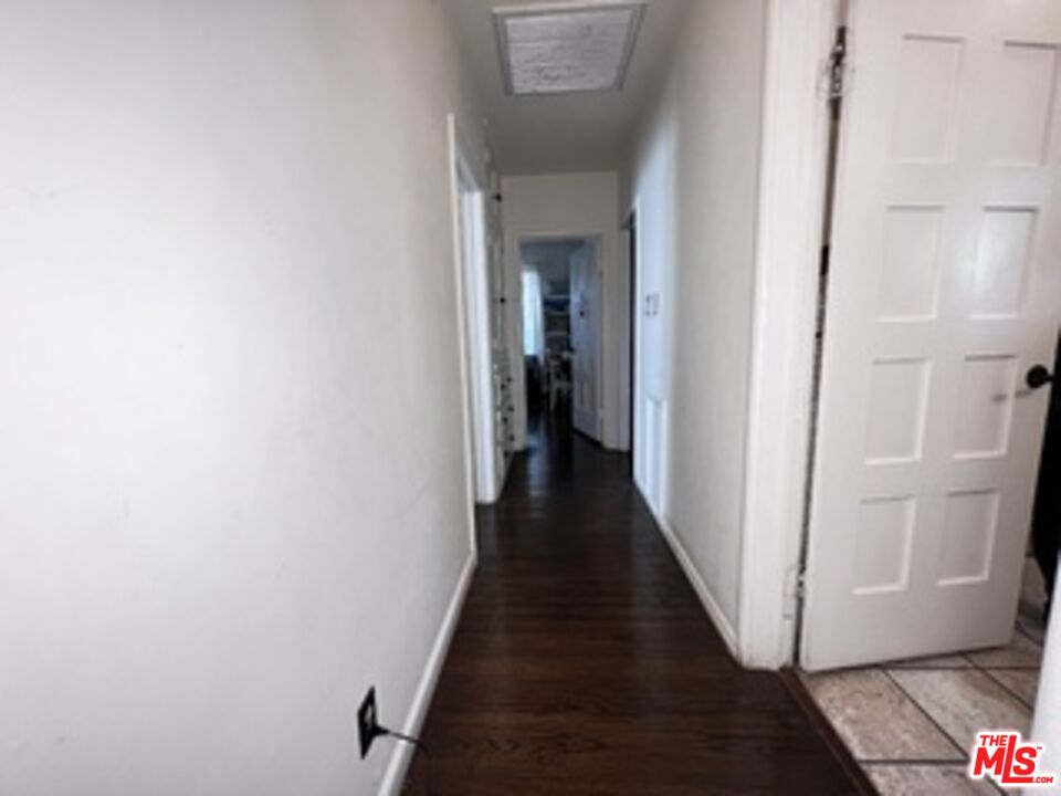 1364 Justin Ave