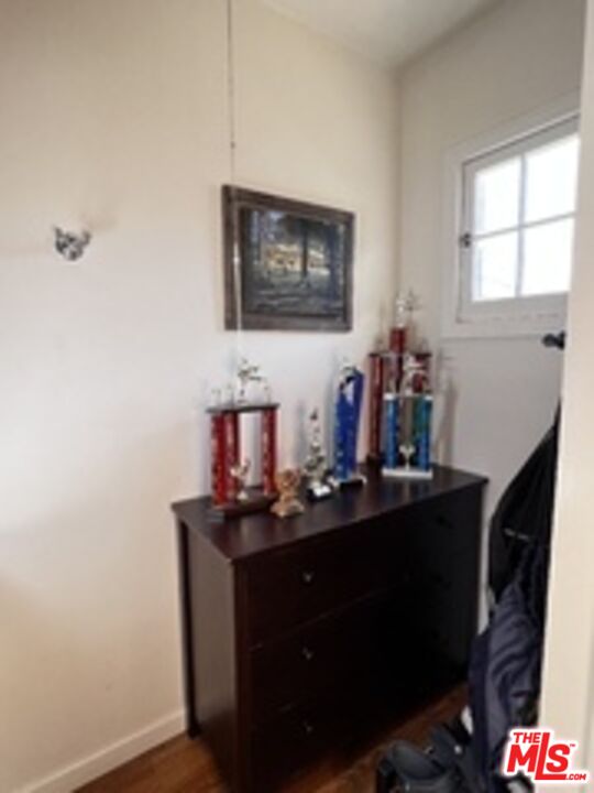 1364 Justin Ave