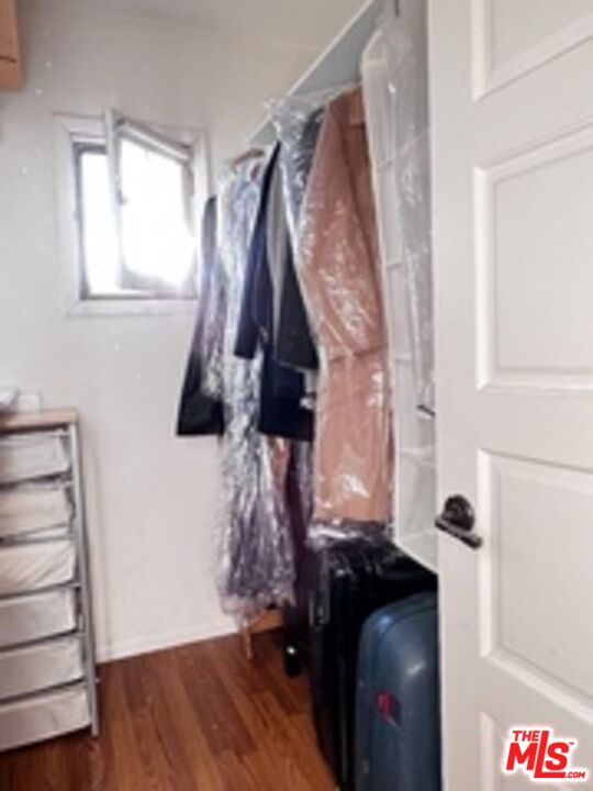 1364 Justin Ave