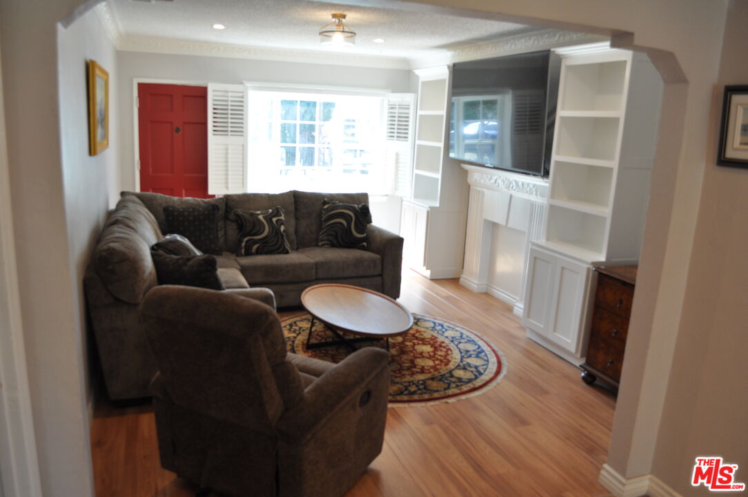 2718 S Genesse