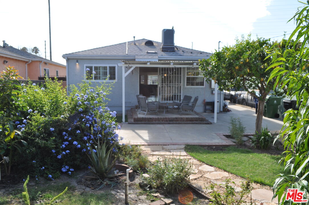 2718 S Genesse