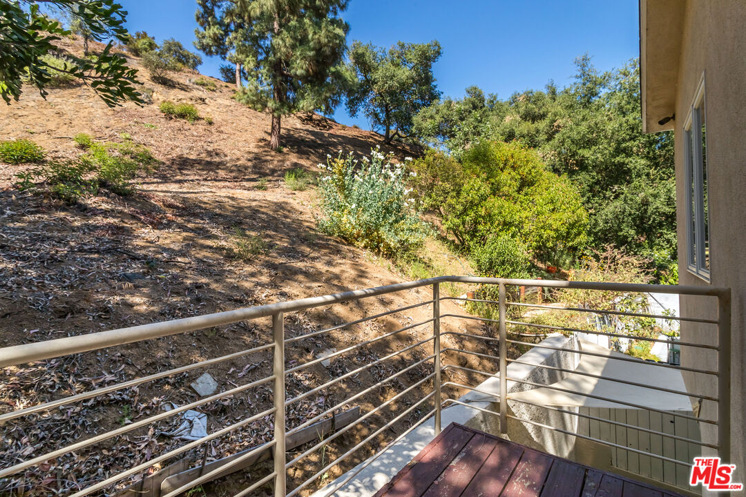 8783 Lookout Mountain Ave