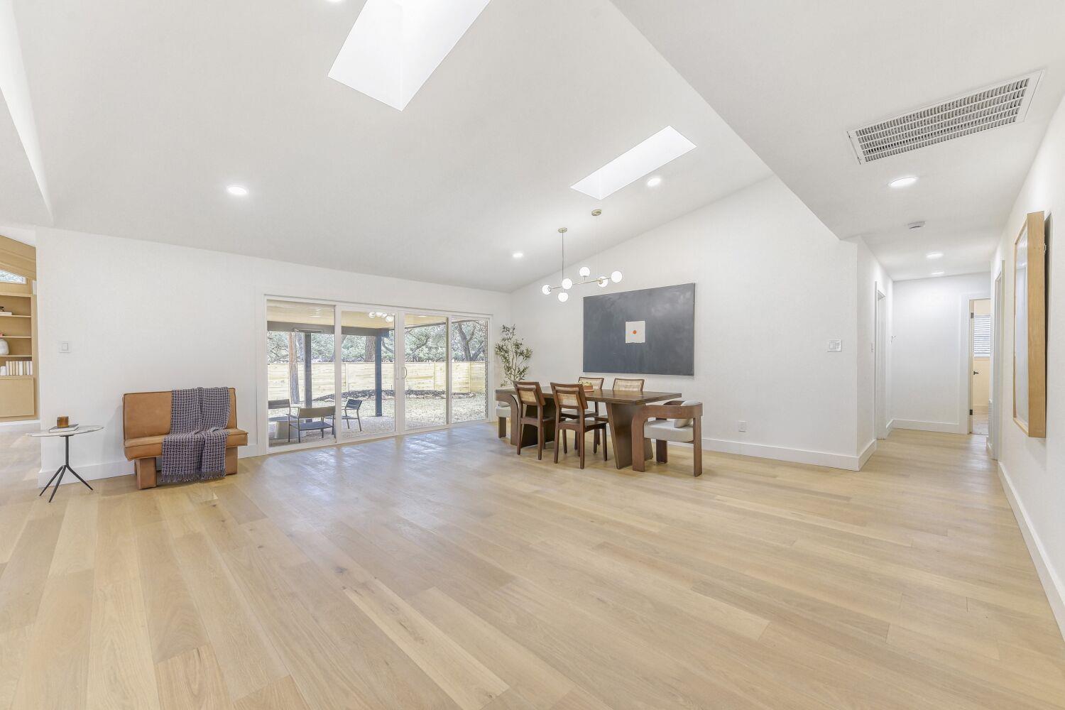 8702 Balcones Club DR