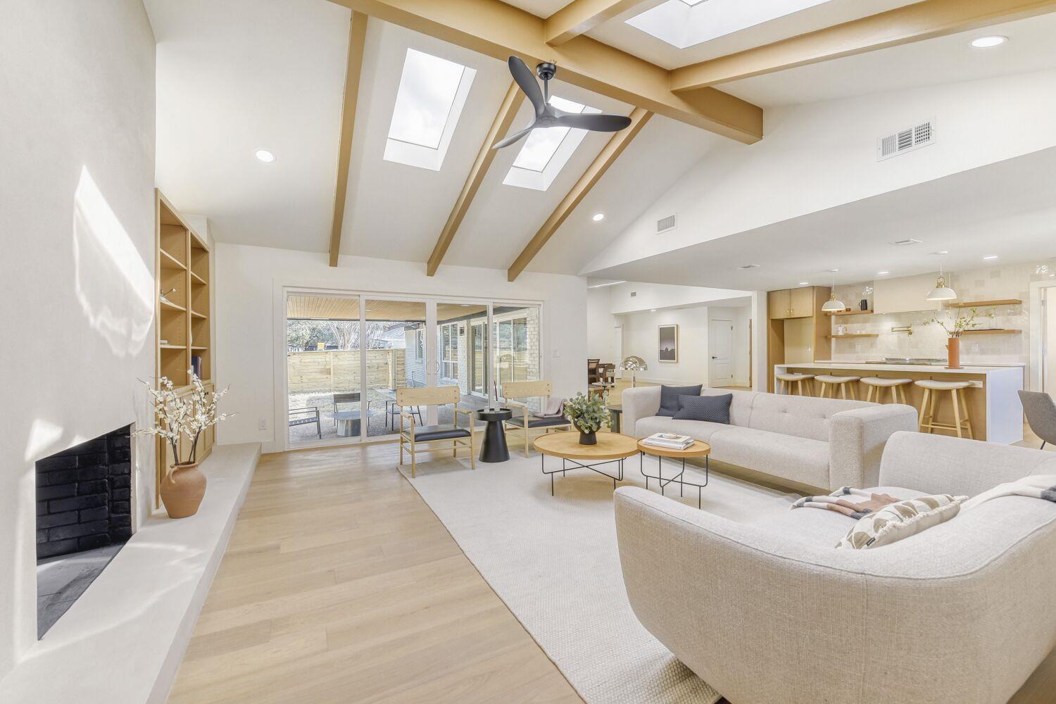 8702 Balcones Club DR