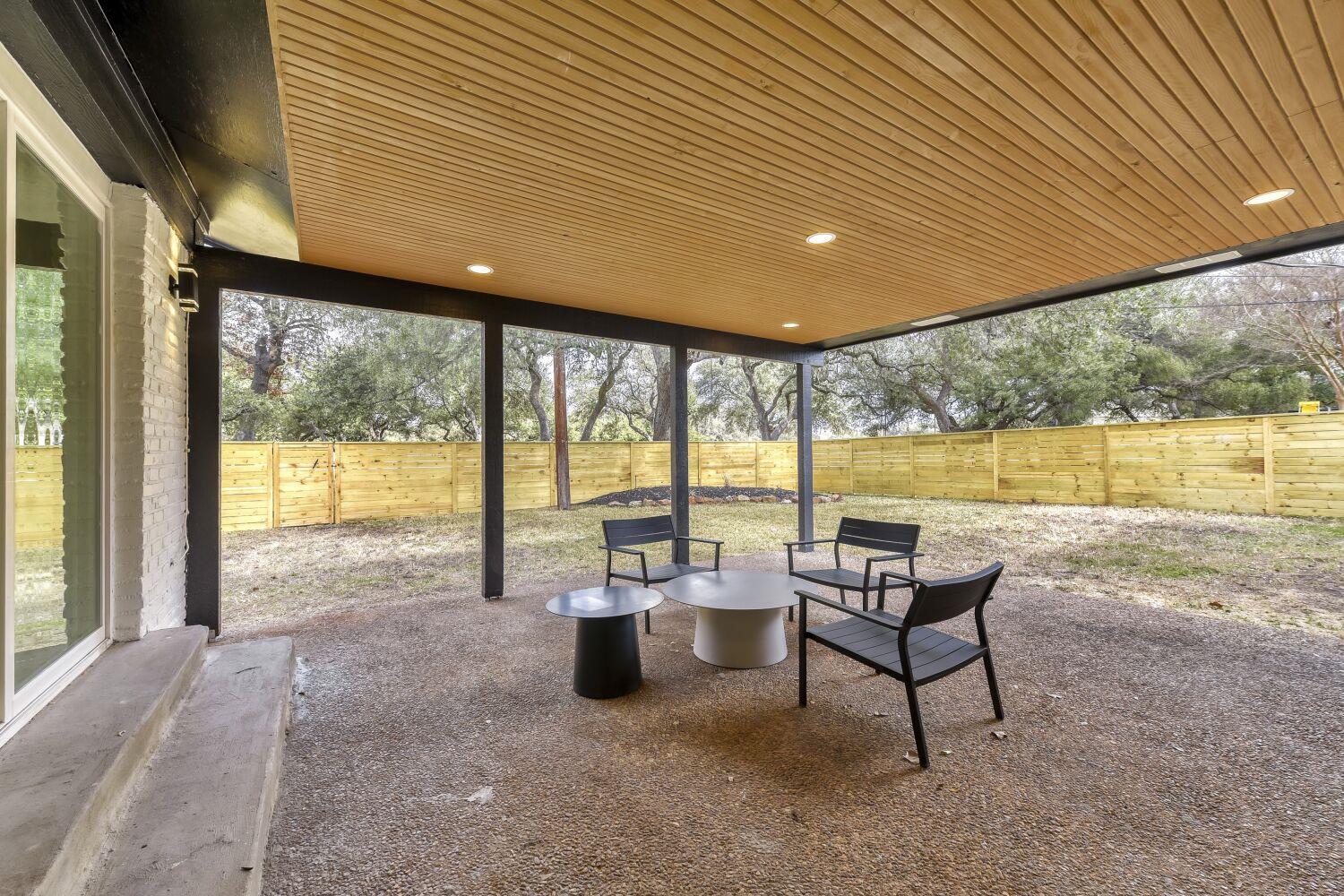 8702 Balcones Club DR