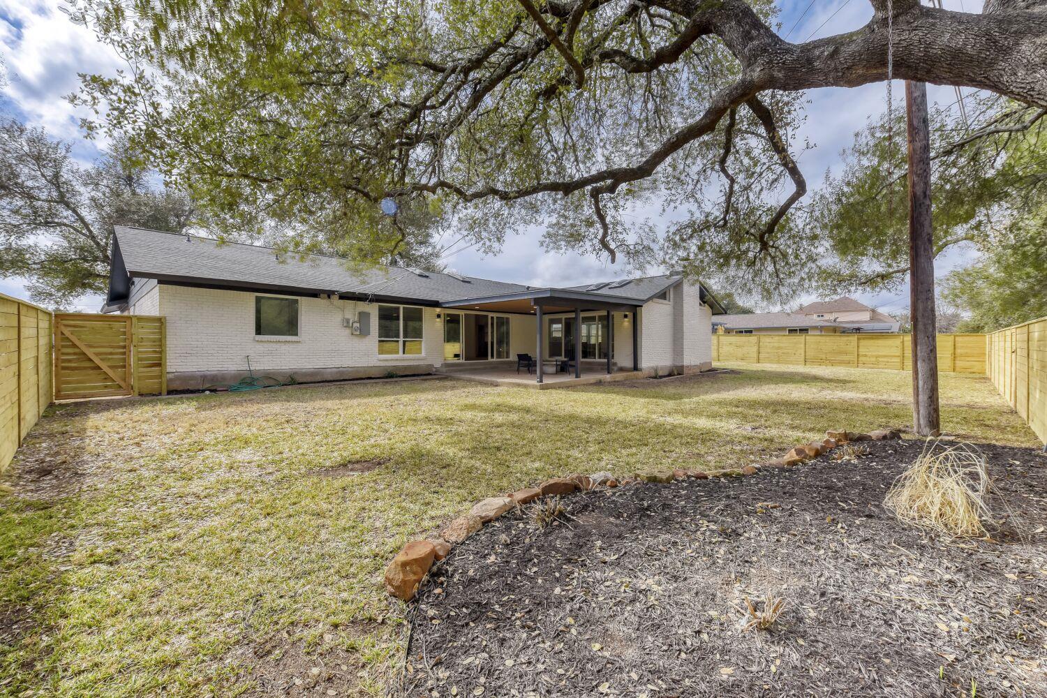 8702 Balcones Club DR