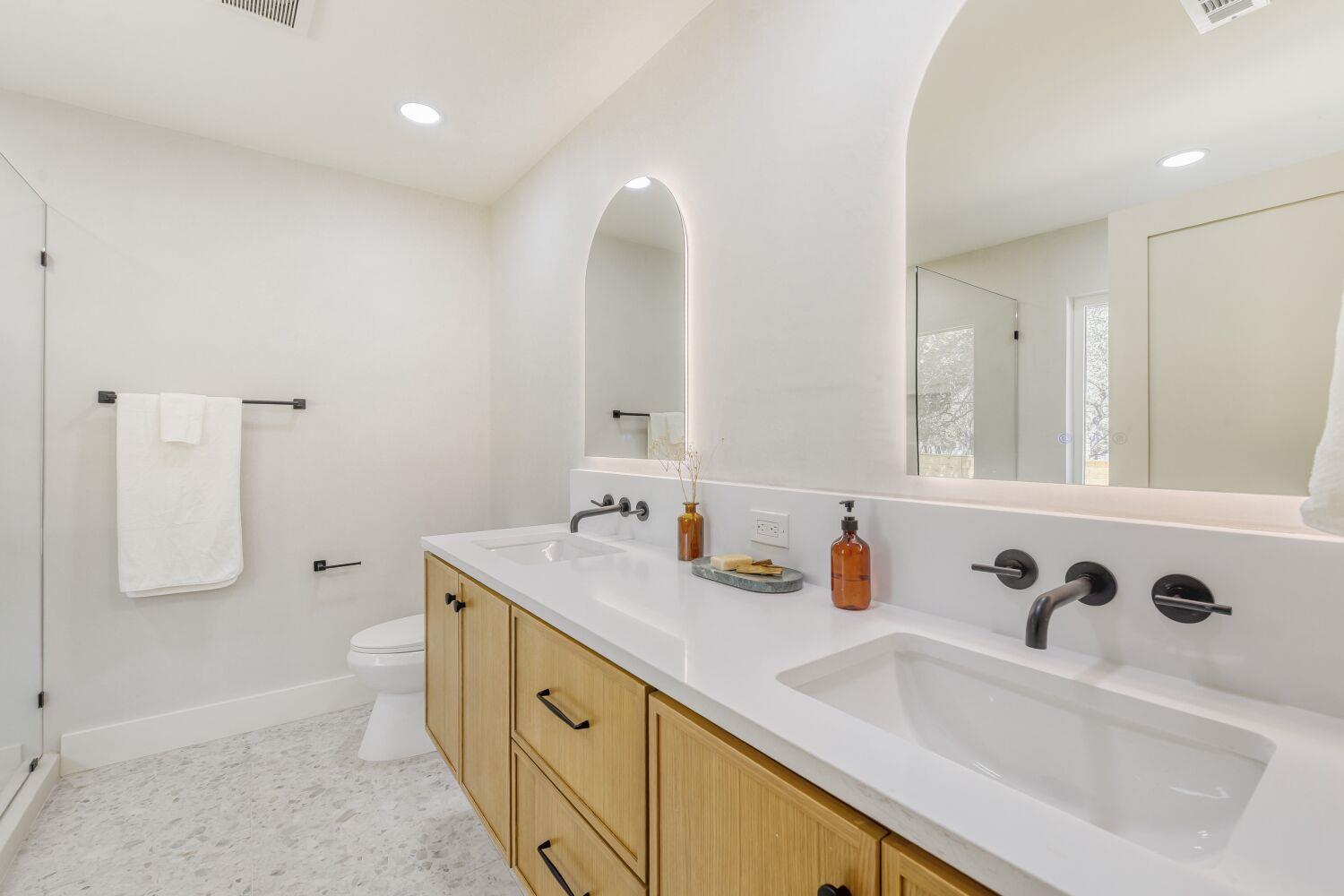 8702 Balcones Club DR