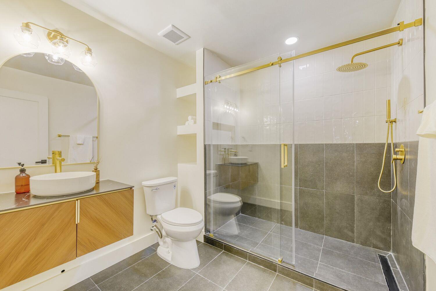 8702 Balcones Club DR