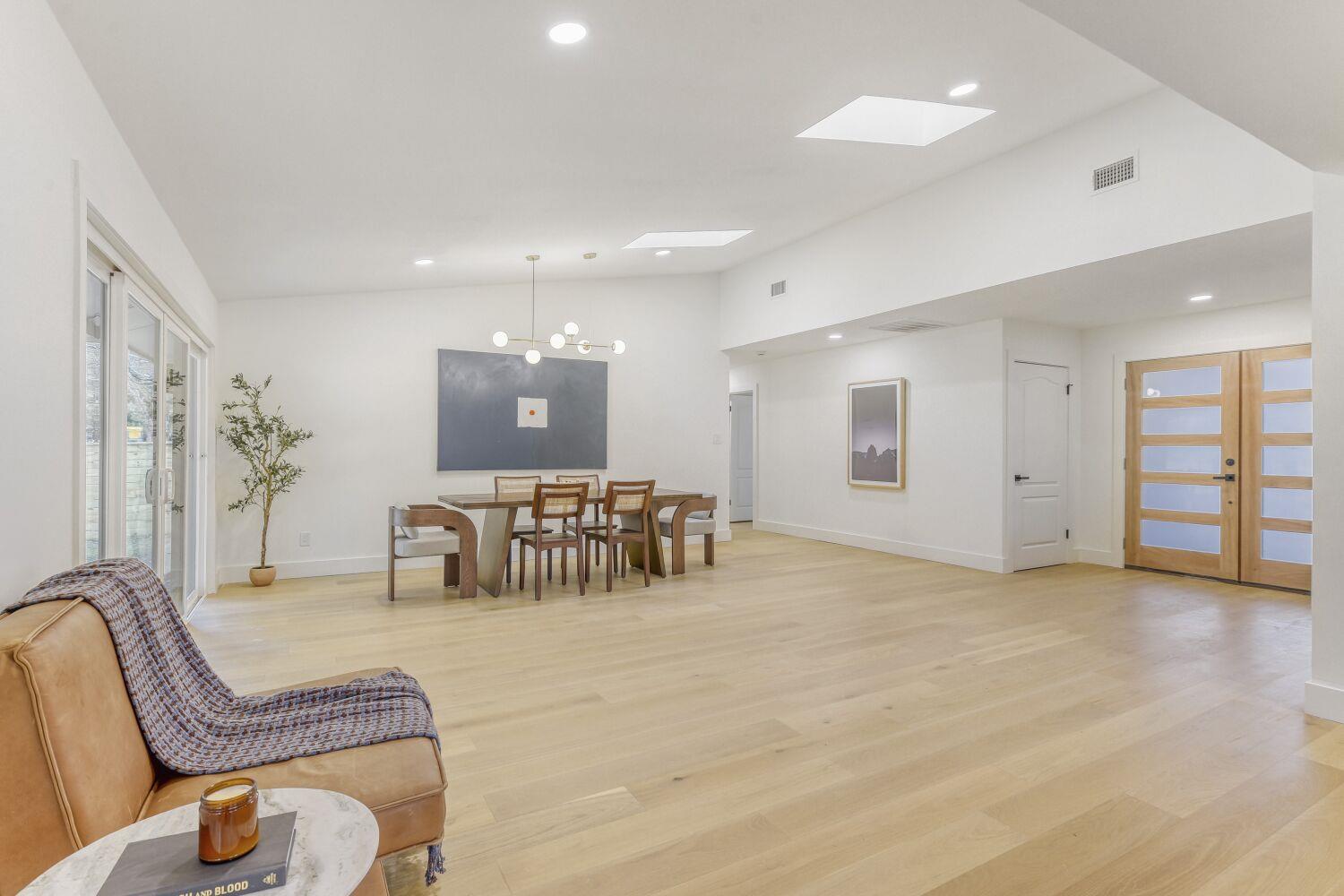 8702 Balcones Club DR