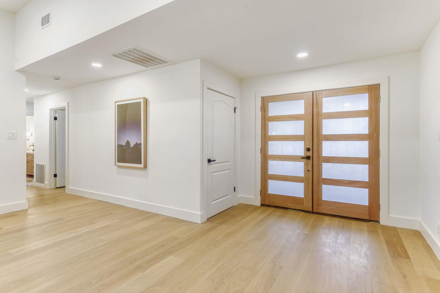 8702 Balcones Club DR