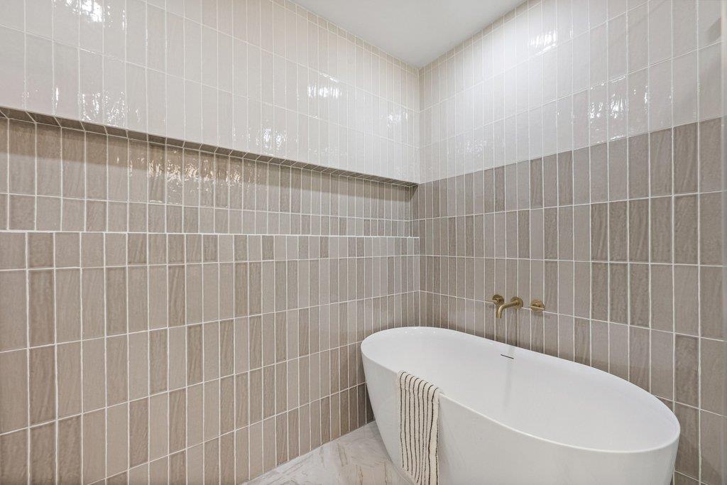 6303 Cannes CIR