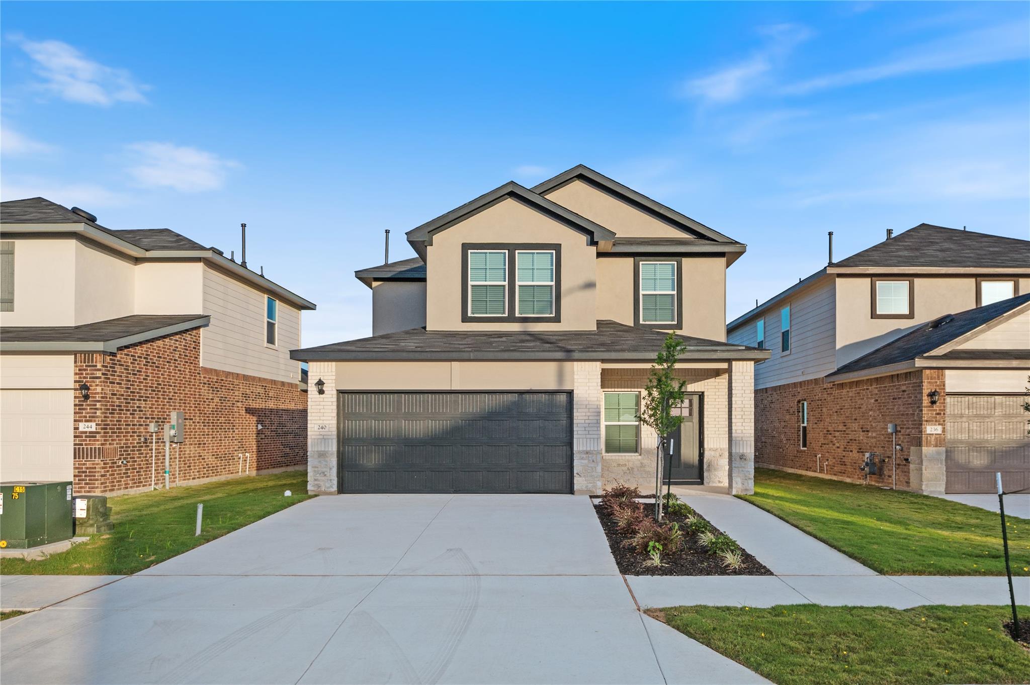 240 New Albany LN