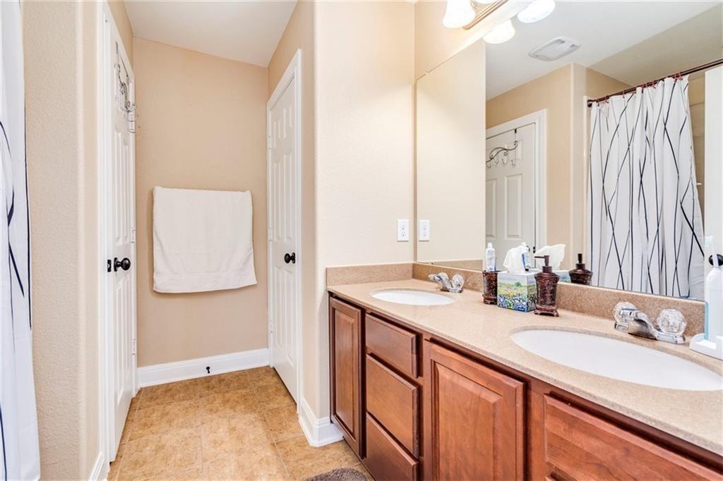 1229 Yellow Iris RD