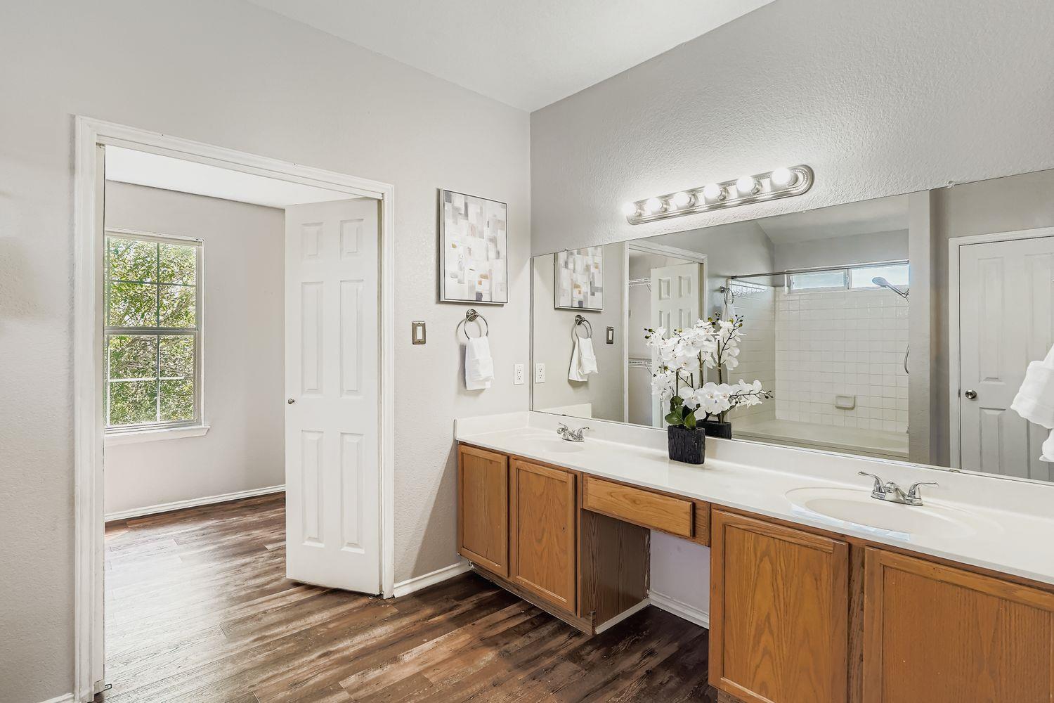 1420 Quicksilver CIR