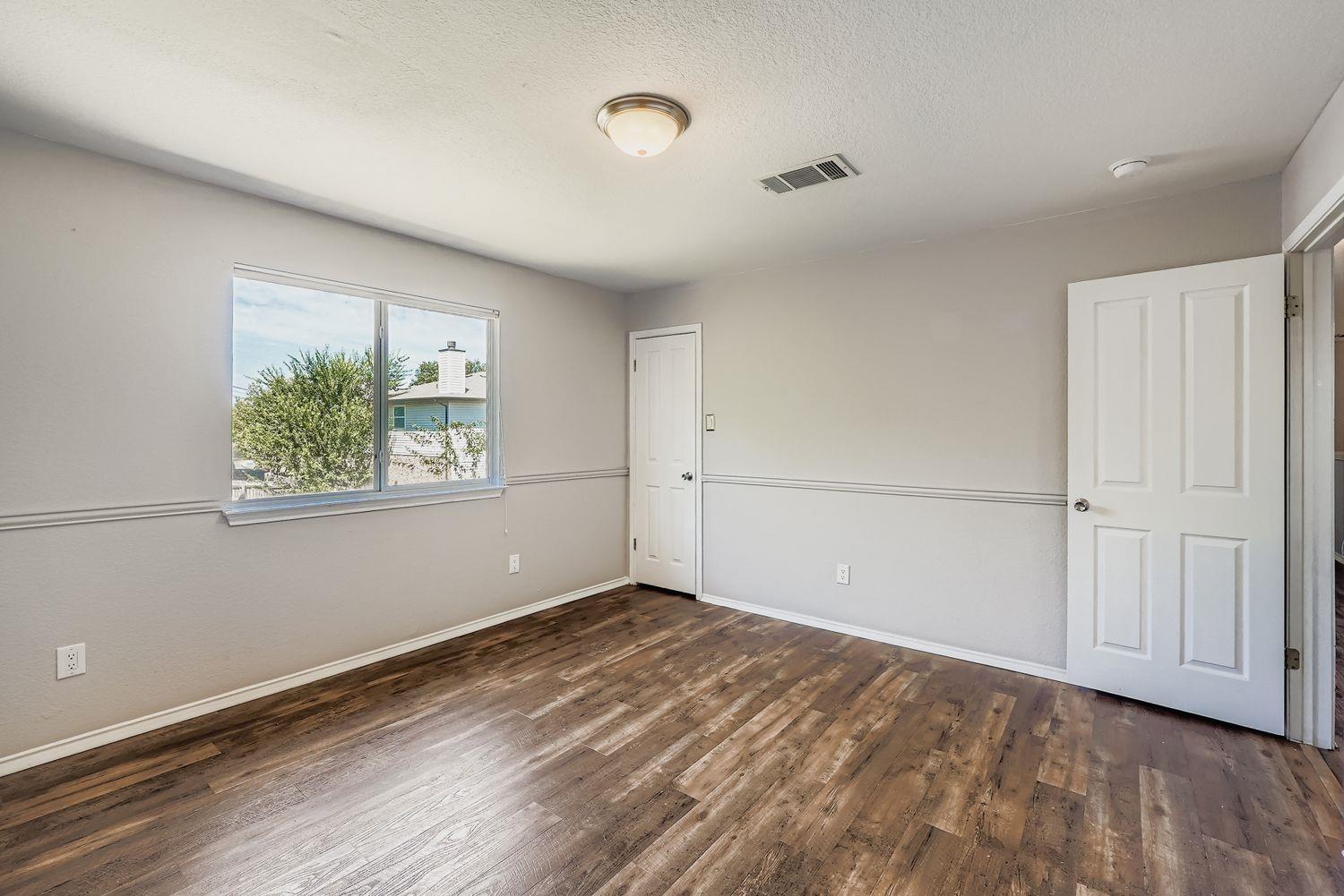 1420 Quicksilver CIR