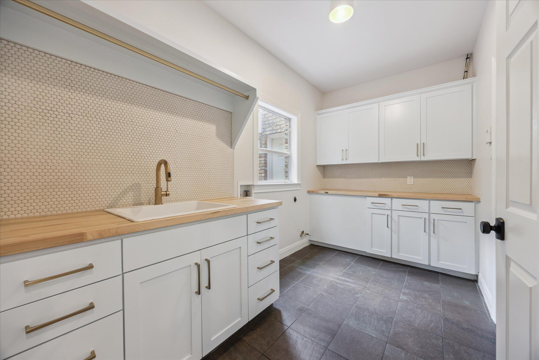 5908 Down Valley CT