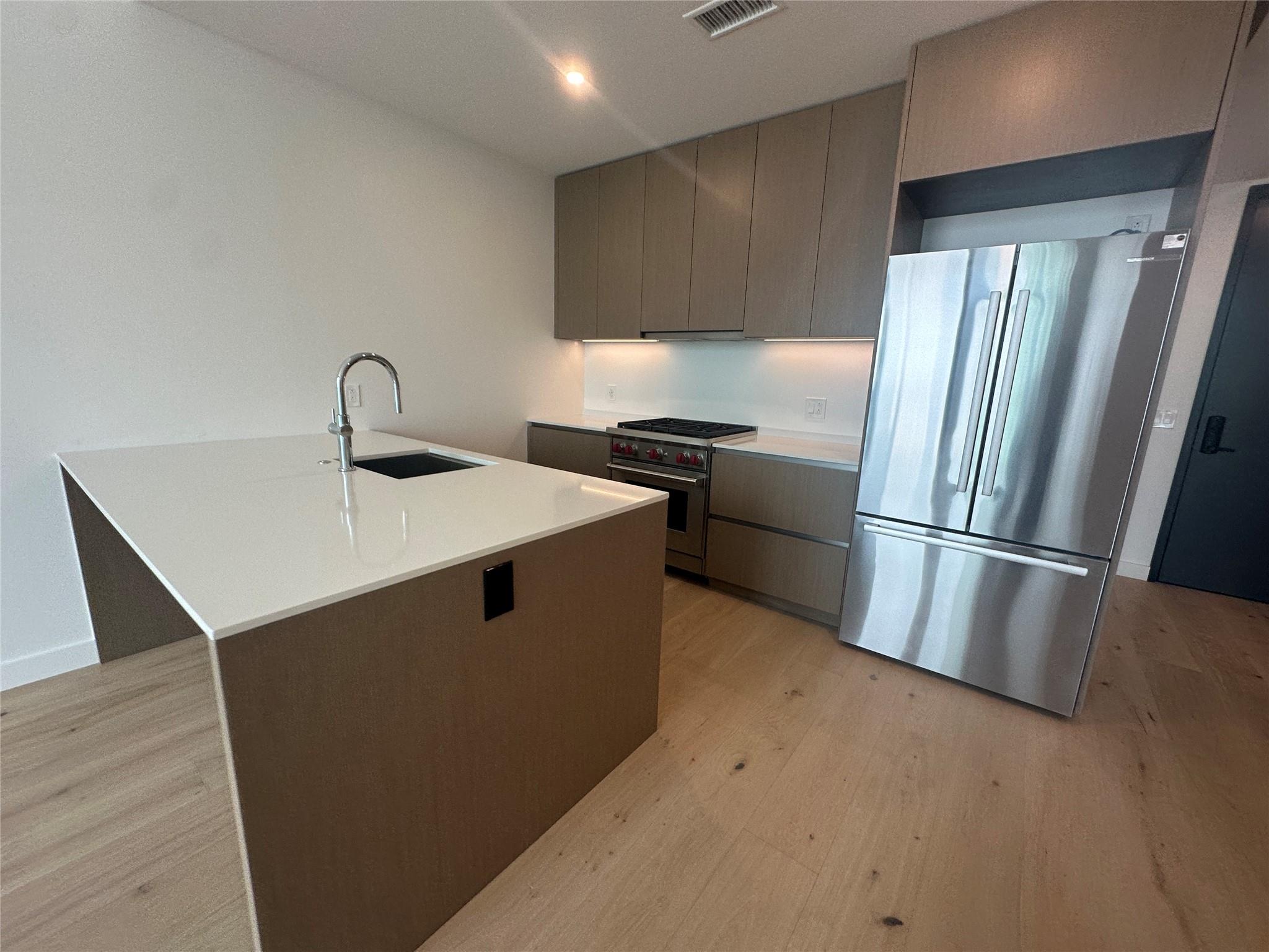 610 Davis ST # 2610