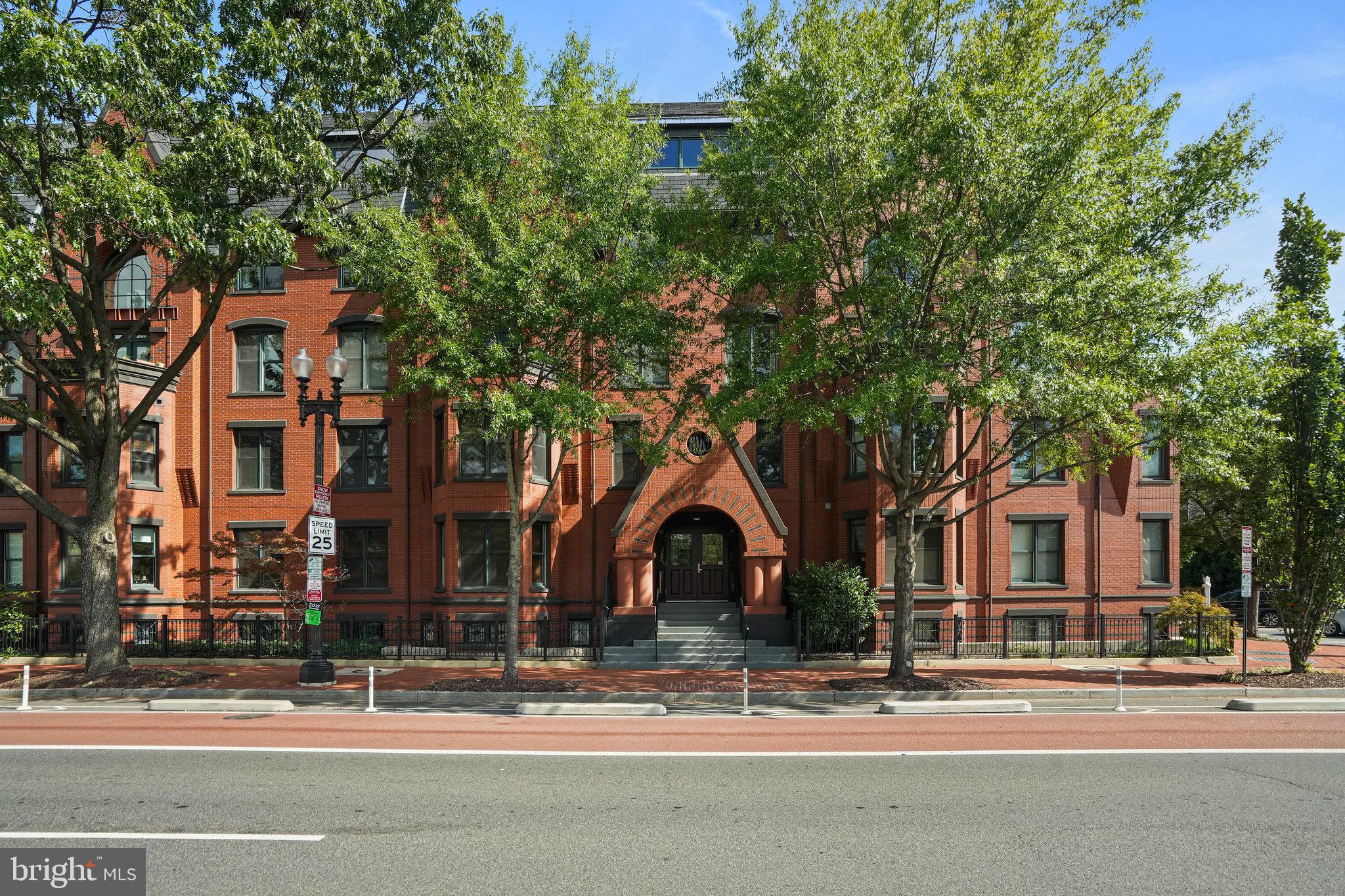 1020 PENNSYLVANIA AVENUE SE 404
