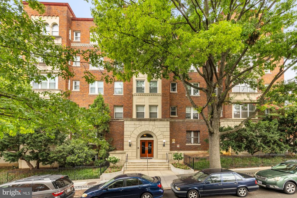 1615 KENYON STREET NW Unit: 4