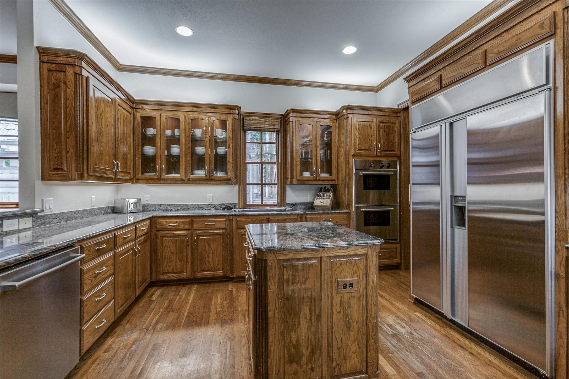 3008 Stanford Avenue