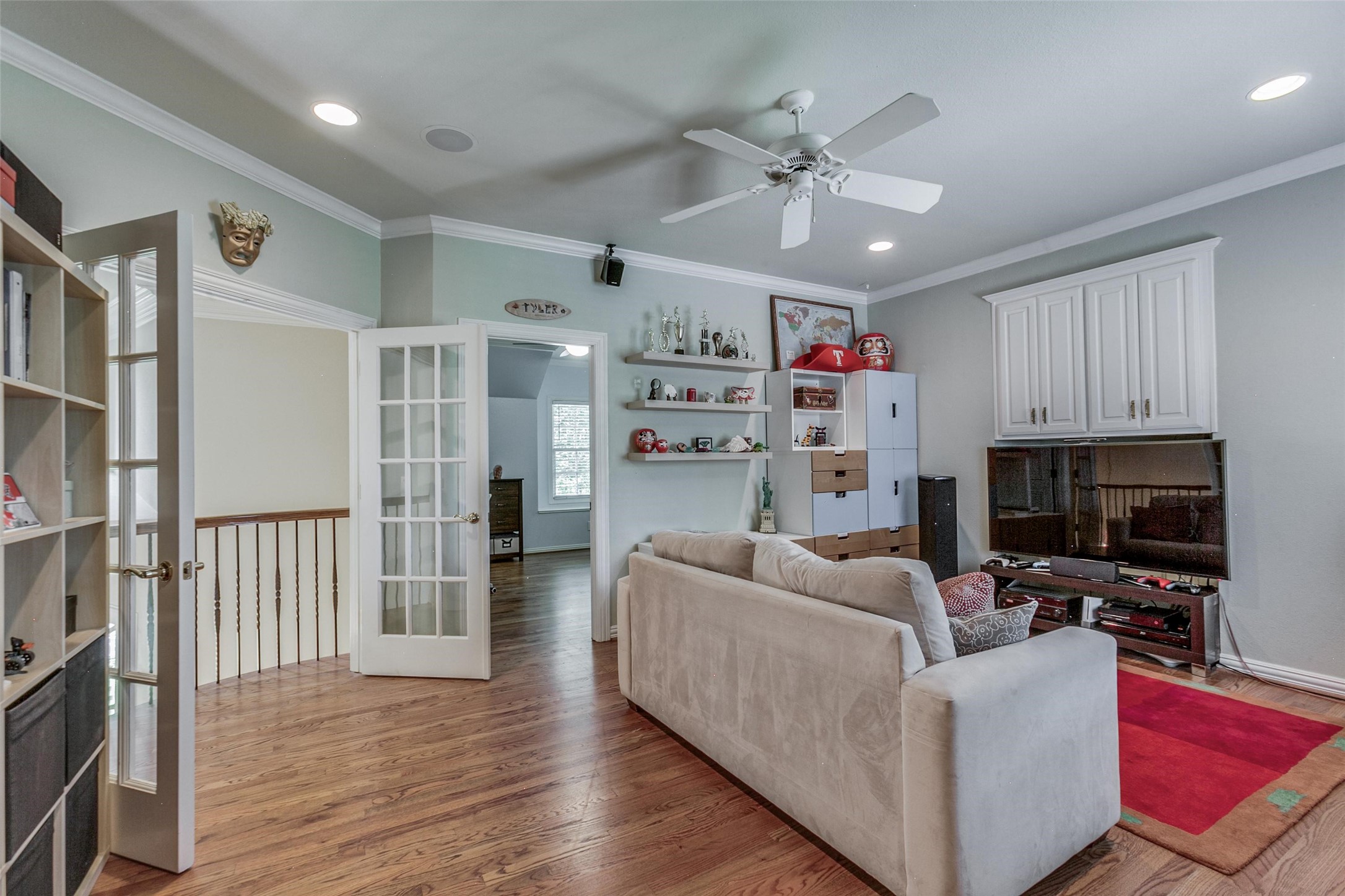 3008 Stanford Avenue