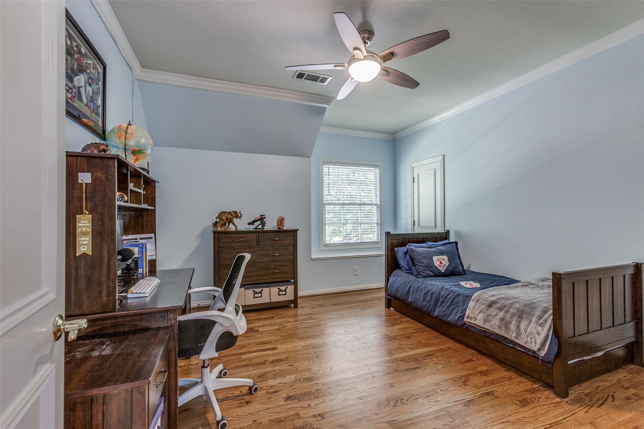 3008 Stanford Avenue