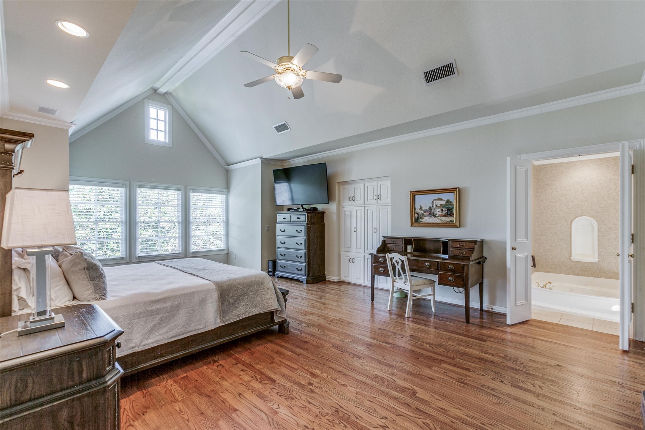 3008 Stanford Avenue