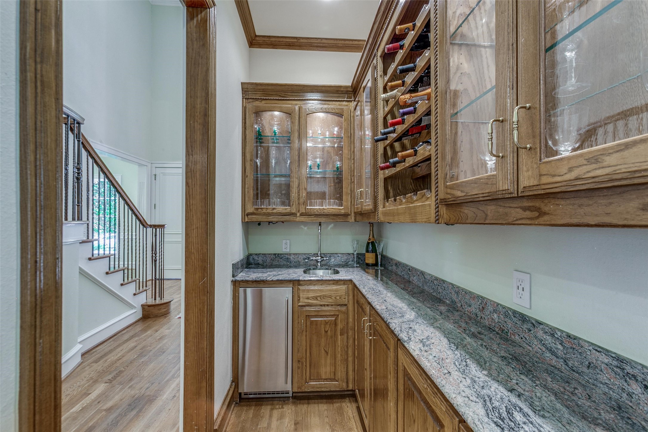 3008 Stanford Avenue