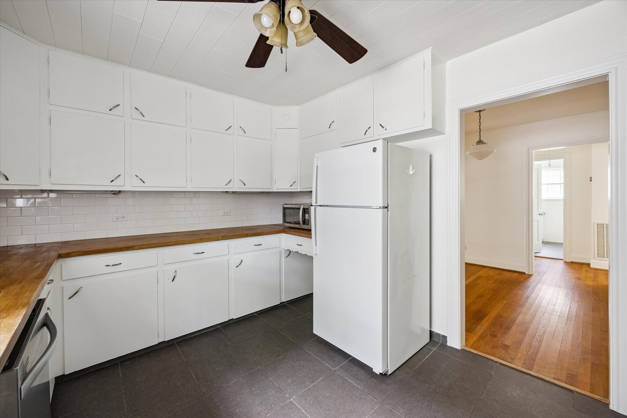 326 W 22nd Street