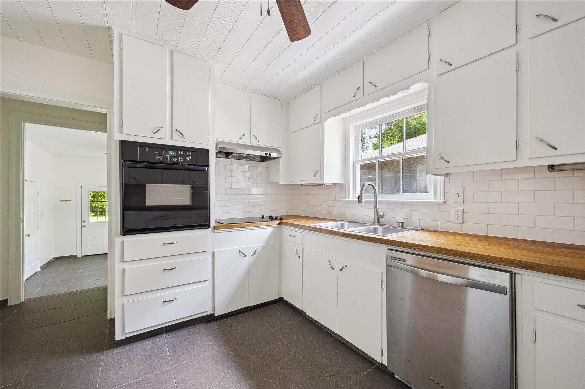 326 W 22nd Street