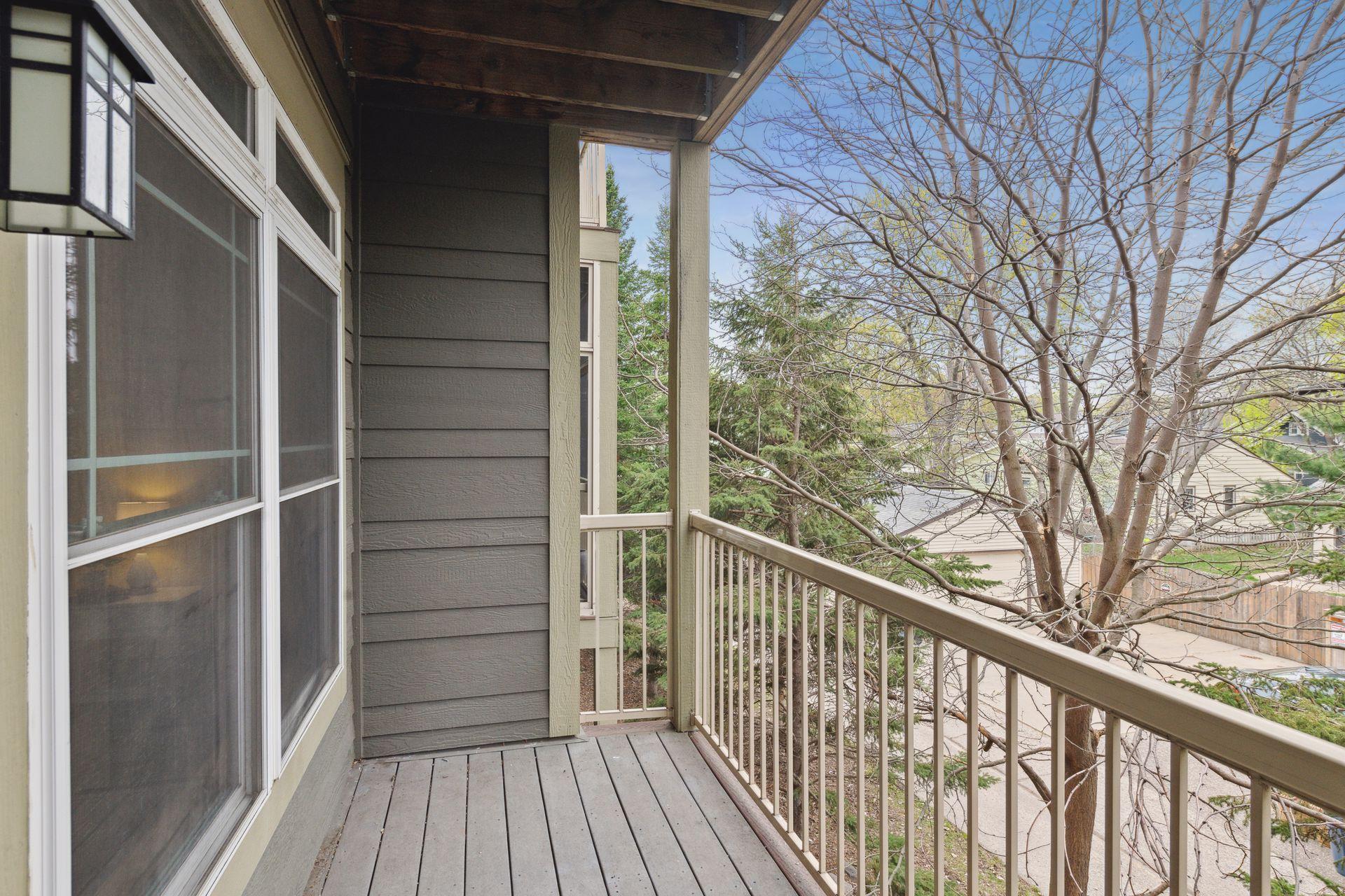2530 E 34th Street Unit: 207