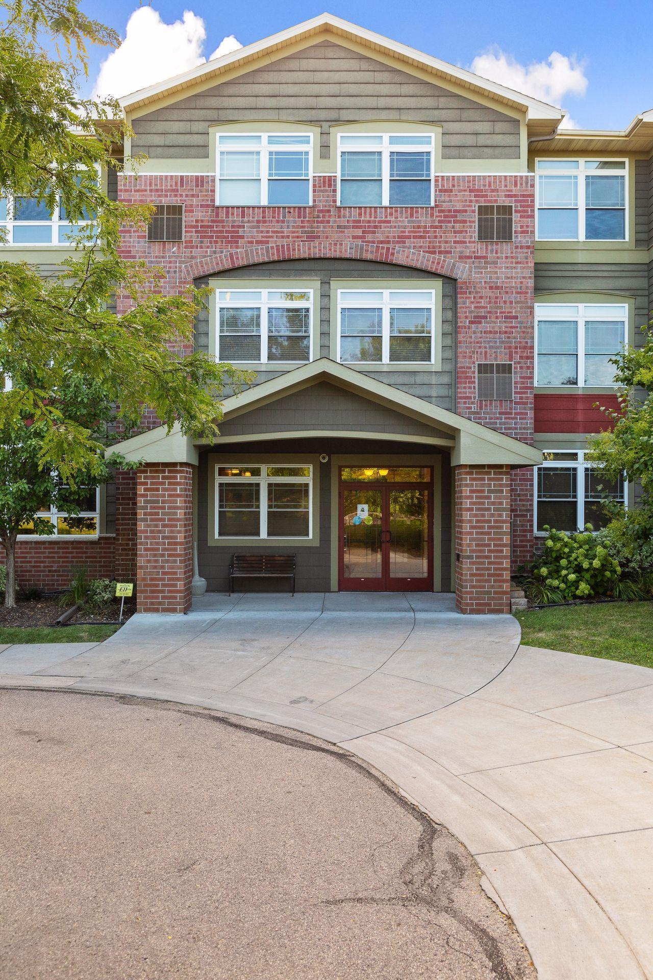 2530 E 34th Street Unit: 207