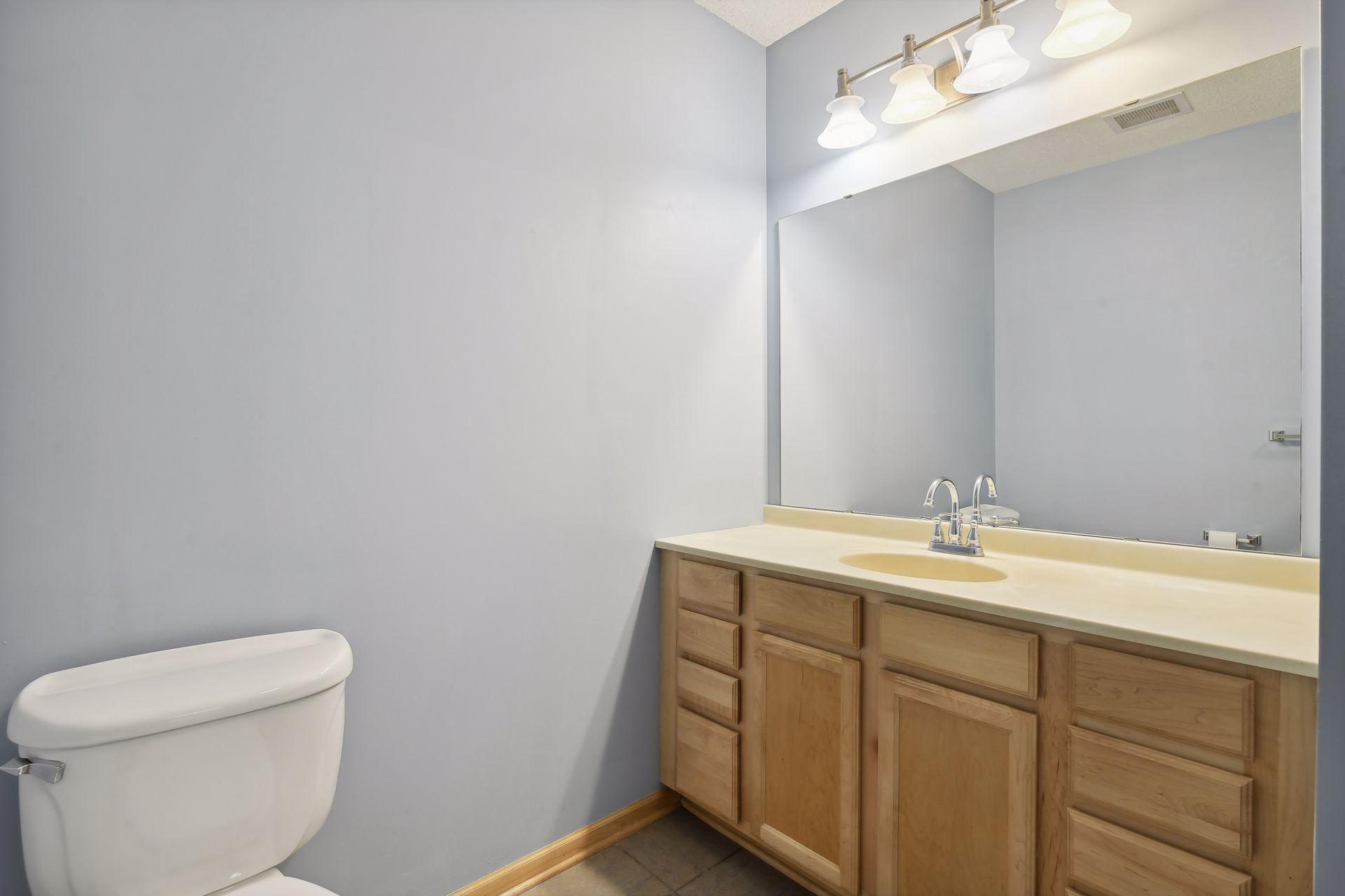 2530 E 34th Street Unit: 207