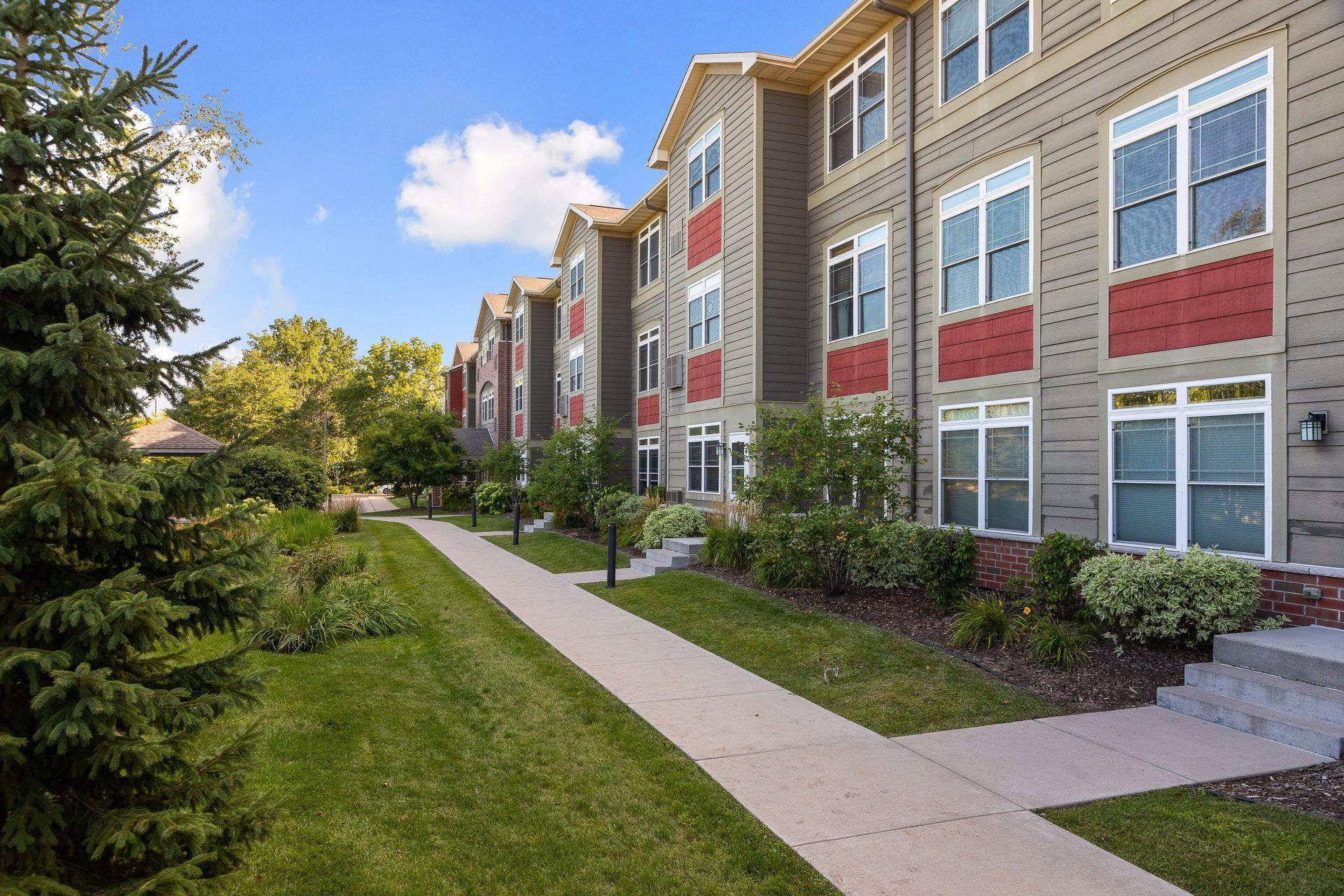 2530 E 34th Street Unit: 207