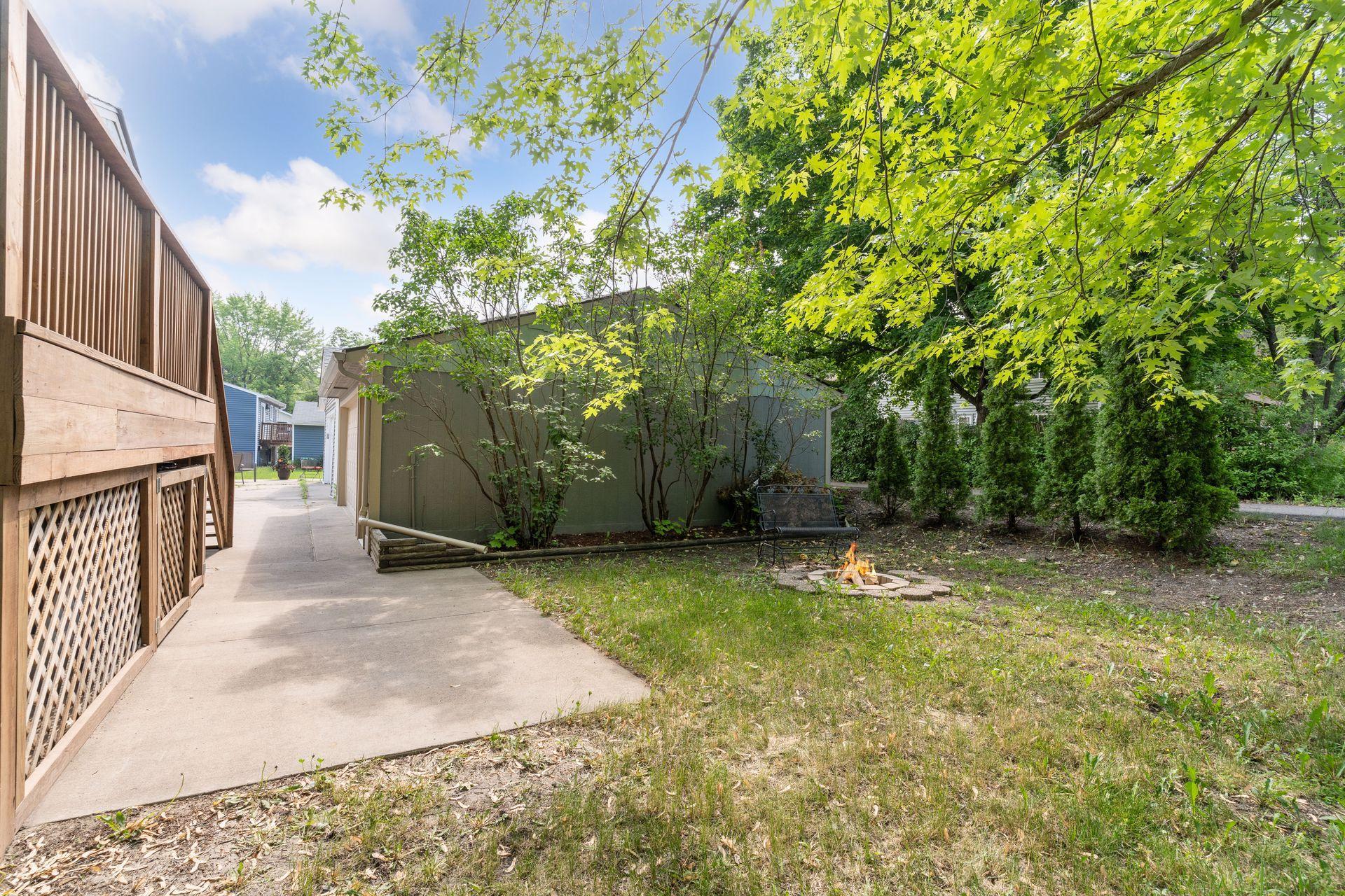 112501 E Scott Lane