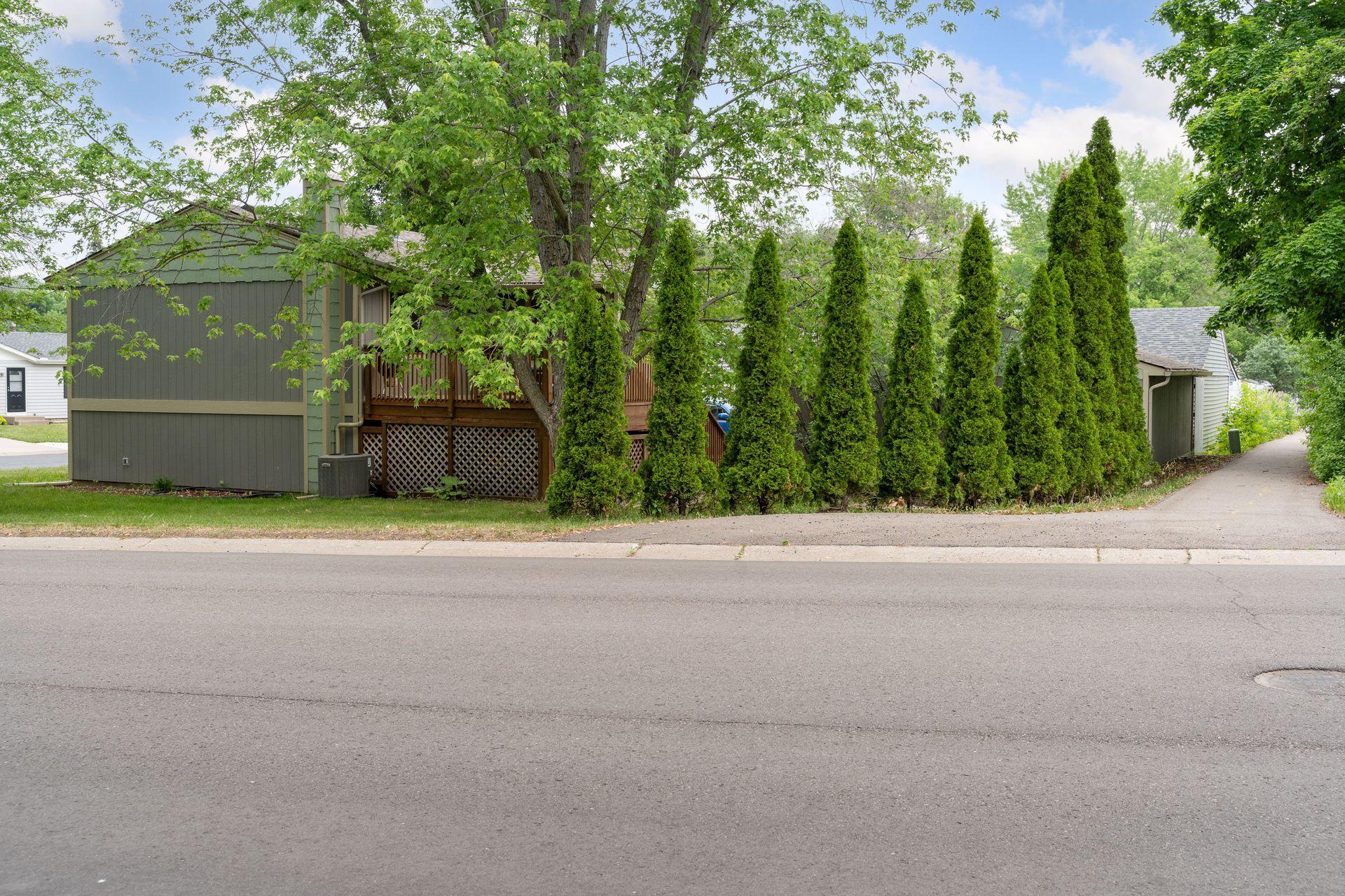 112501 E Scott Lane