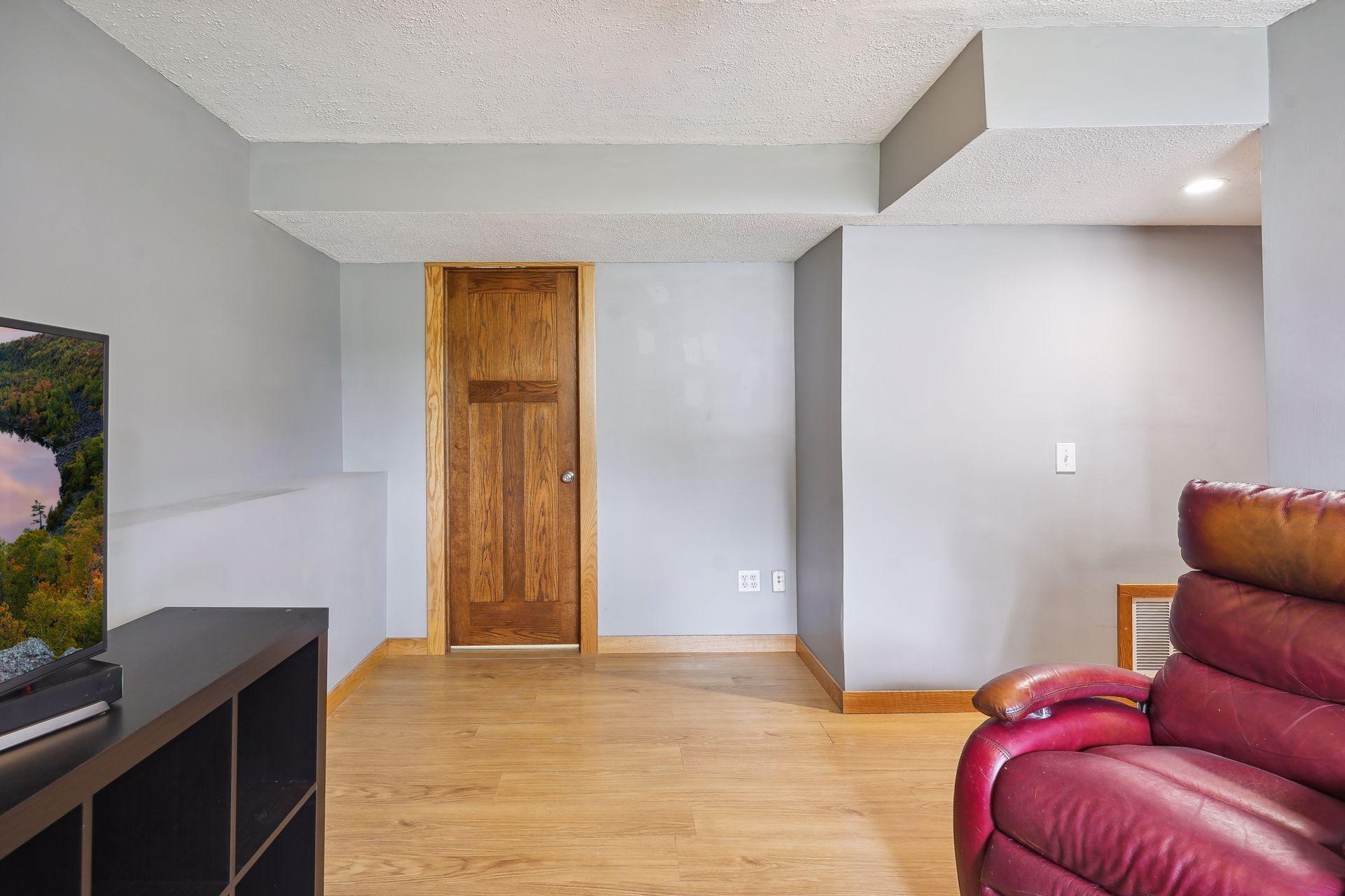 112501 E Scott Lane
