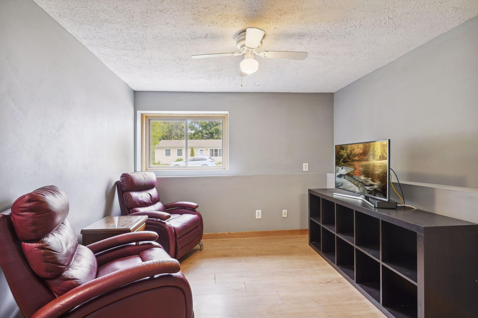 112501 E Scott Lane