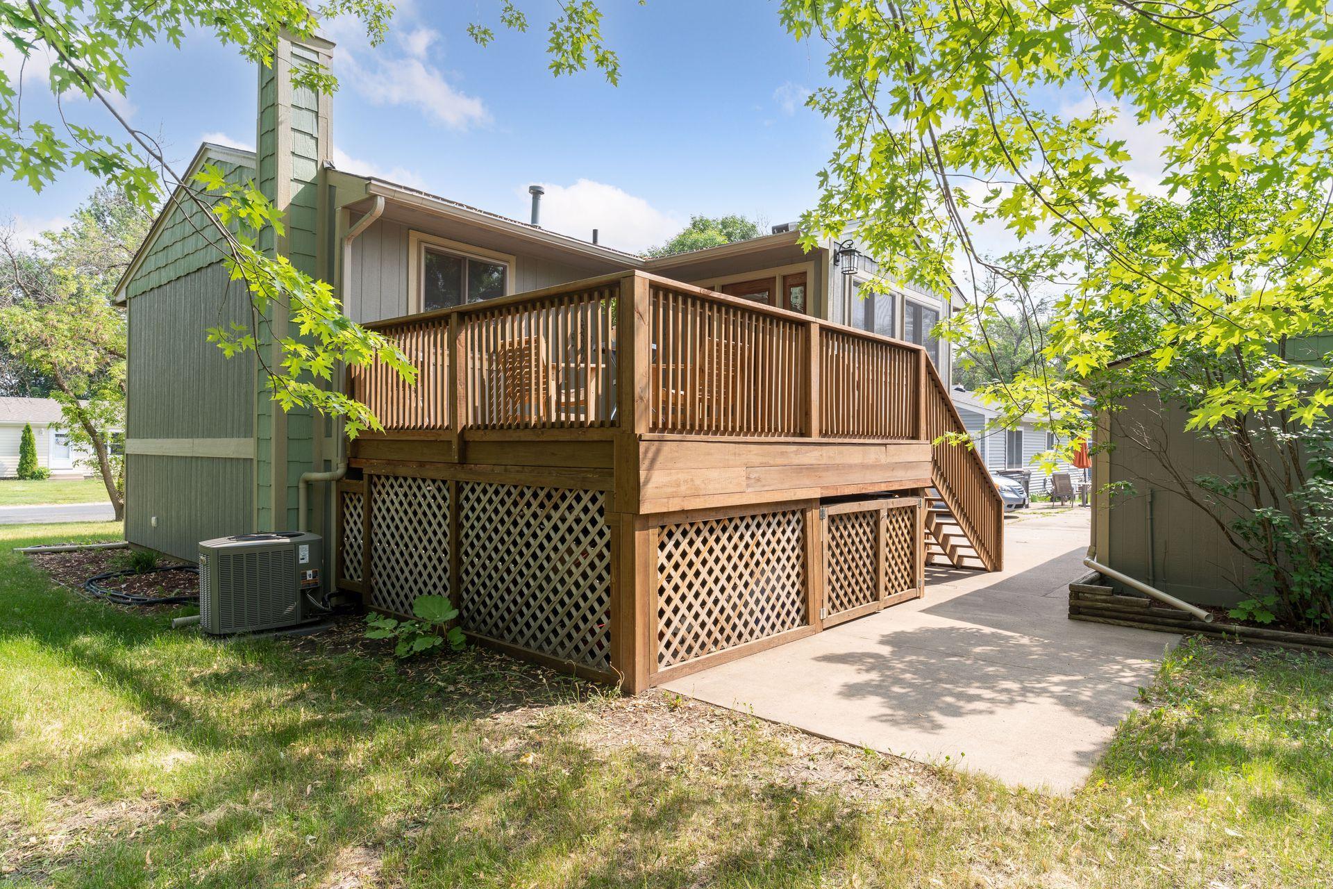 112501 E Scott Lane