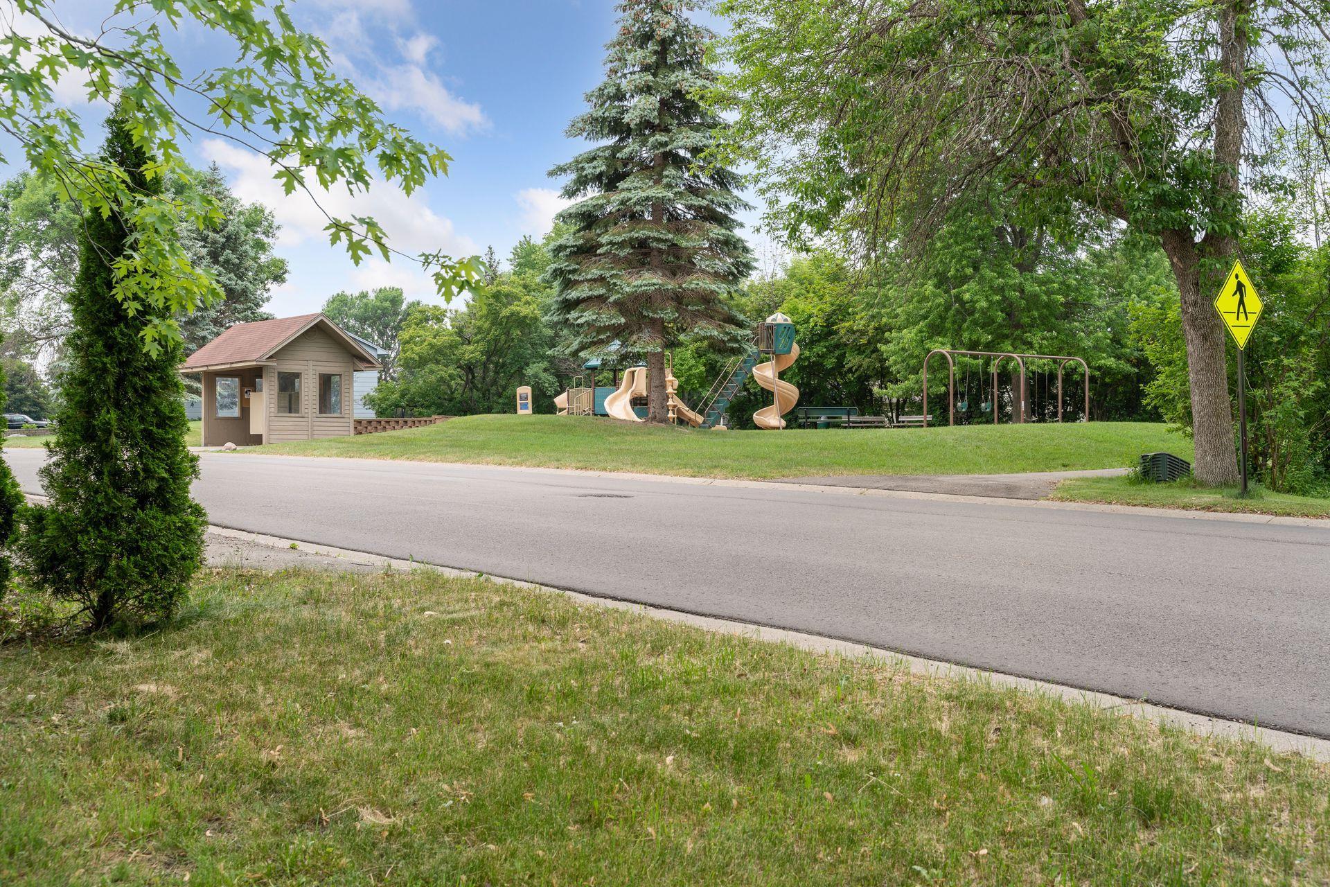 112501 E Scott Lane