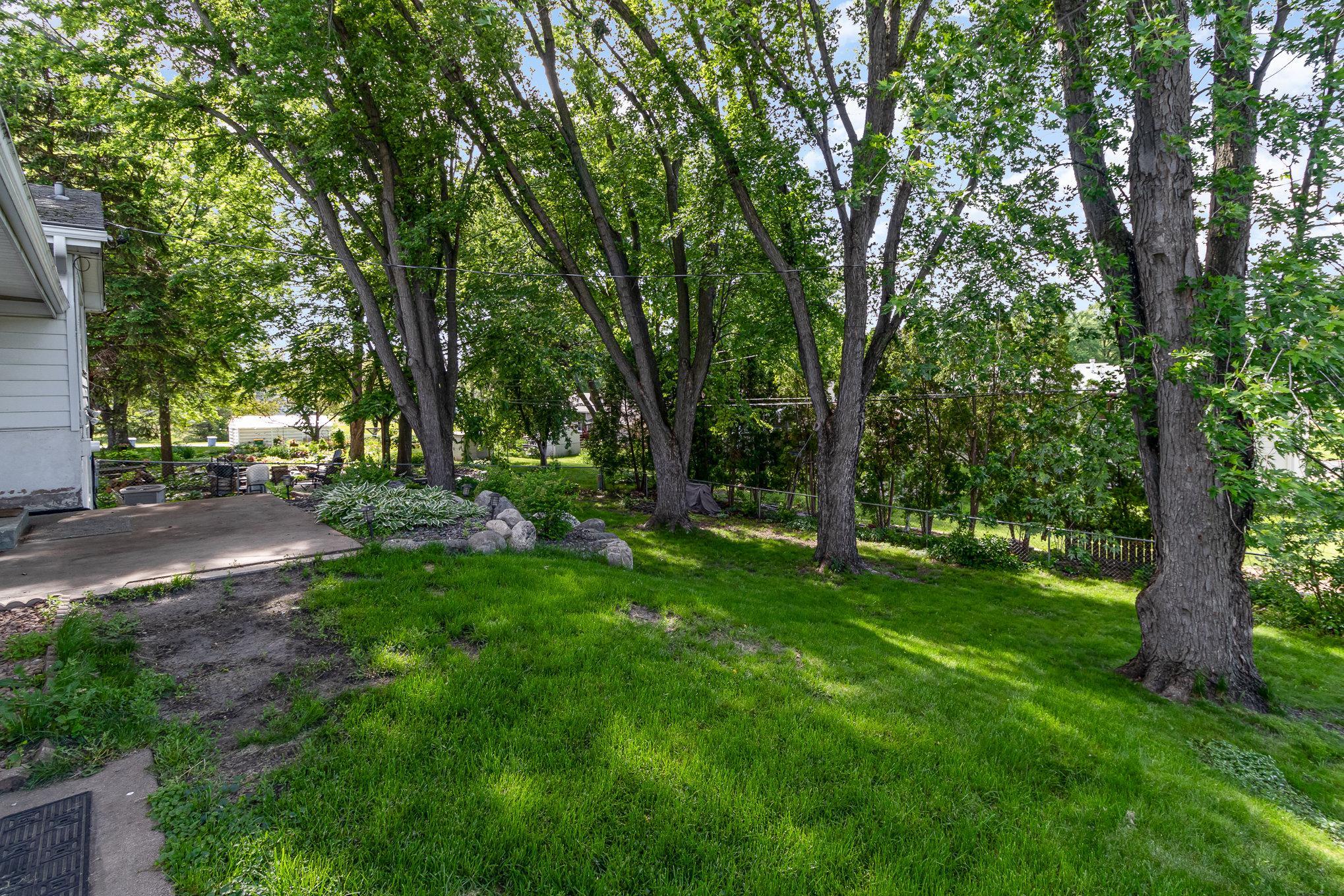 7721 47 1/2 Avenue N