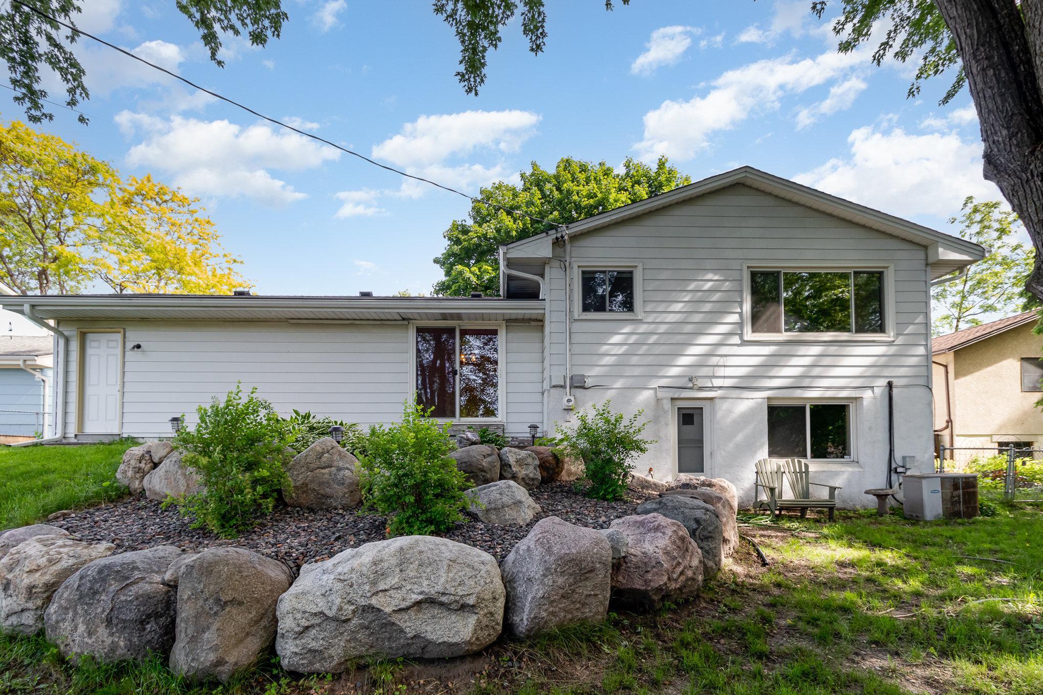 7721 47 1/2 Avenue N