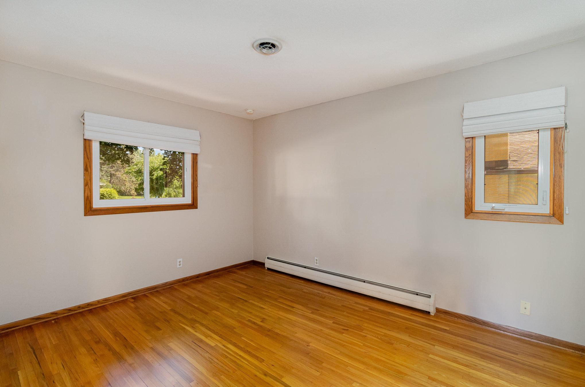 7721 47 1/2 Avenue N