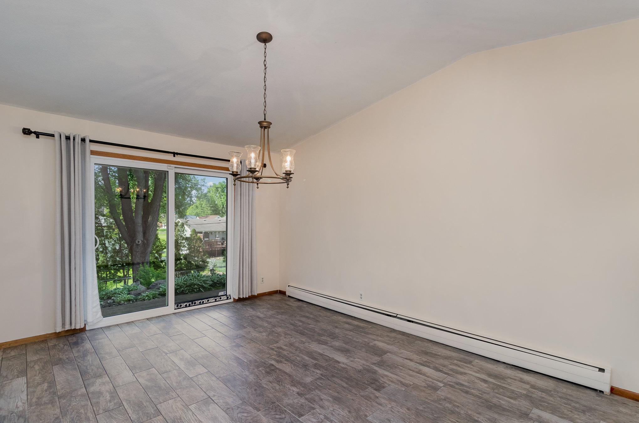 7721 47 1/2 Avenue N