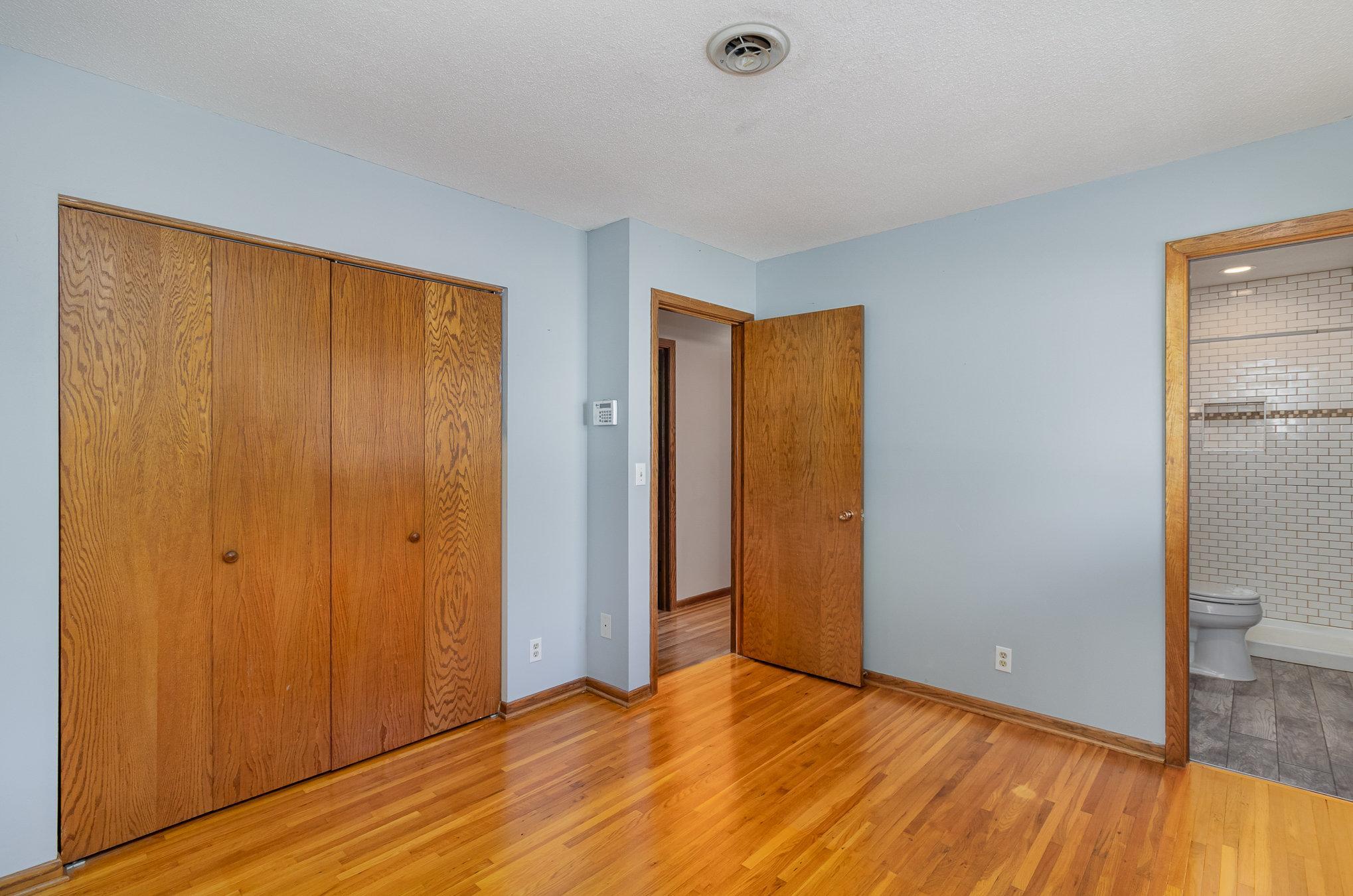 7721 47 1/2 Avenue N