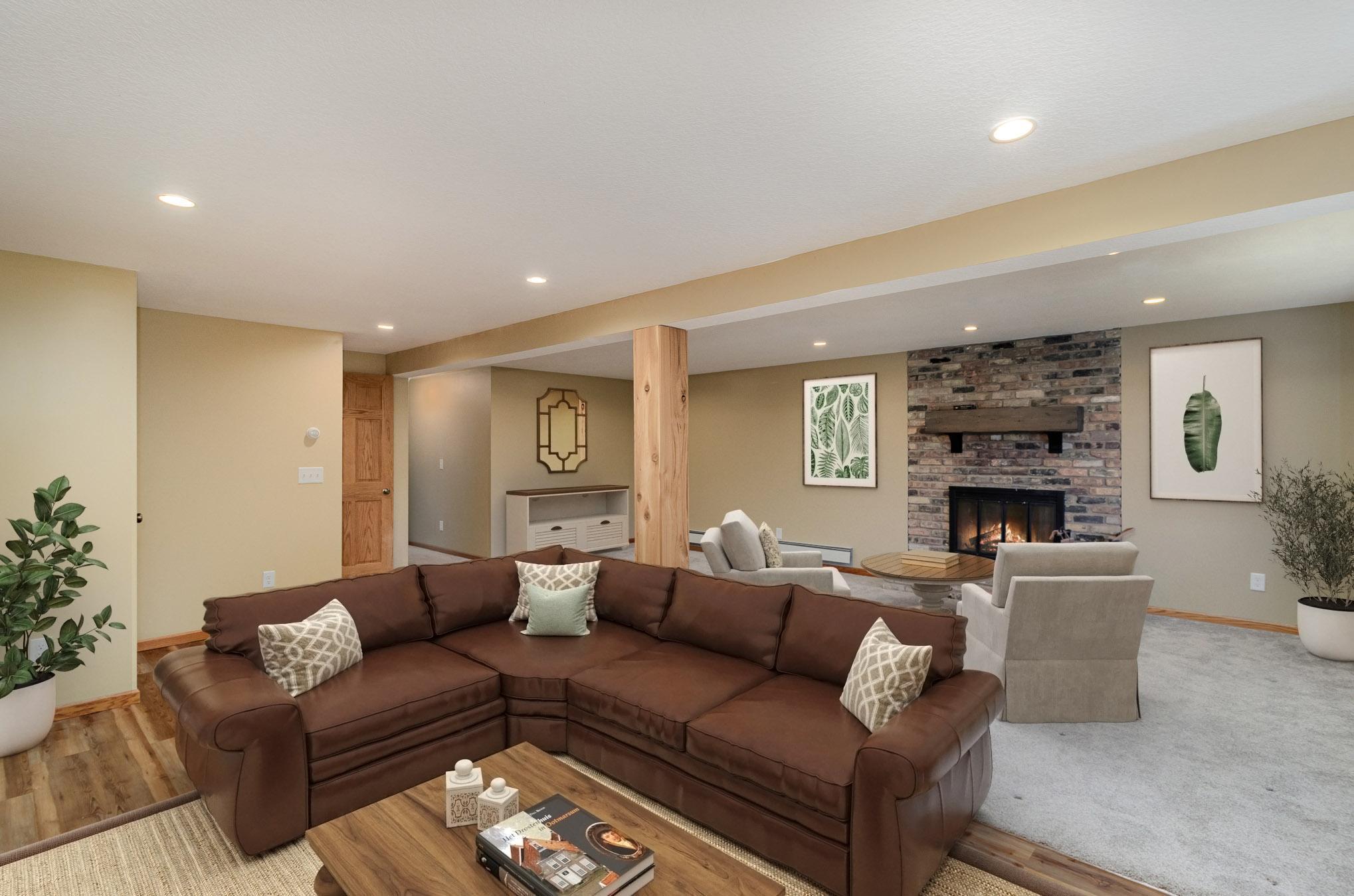 7721 47 1/2 Avenue N
