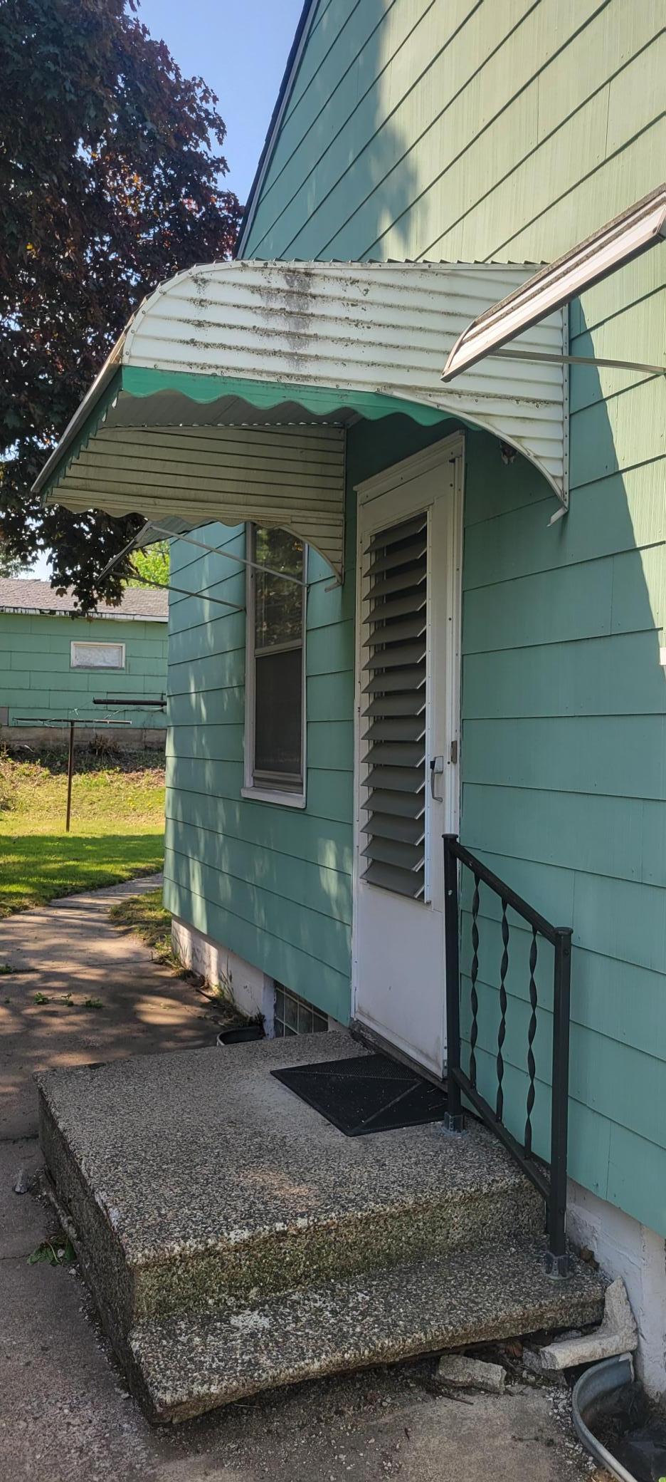 1072 Seminary Avenue