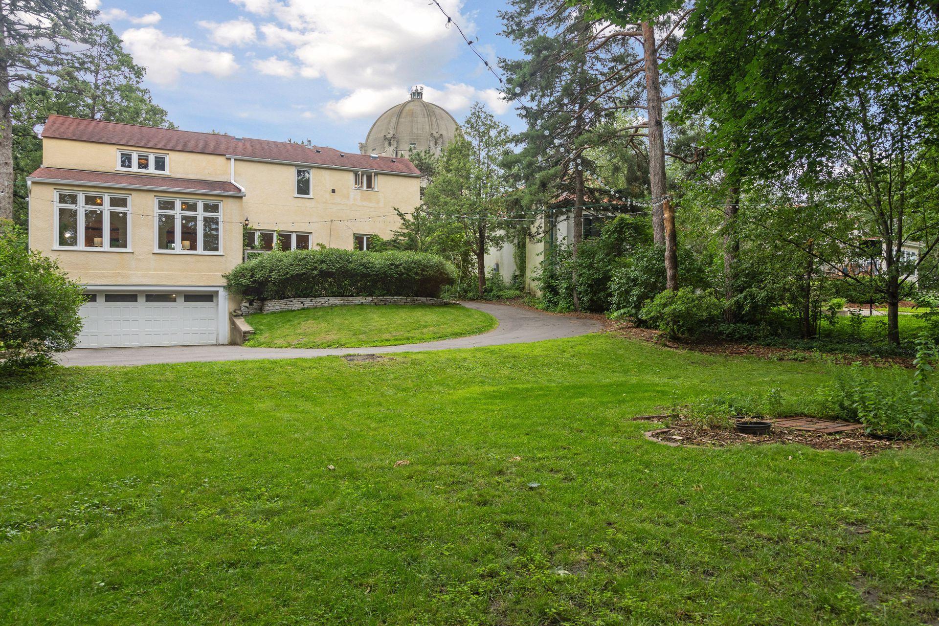 320 Prospect Avenue